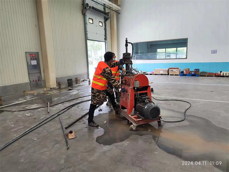 岑溪厂房地面下沉塌陷注浆加固施工